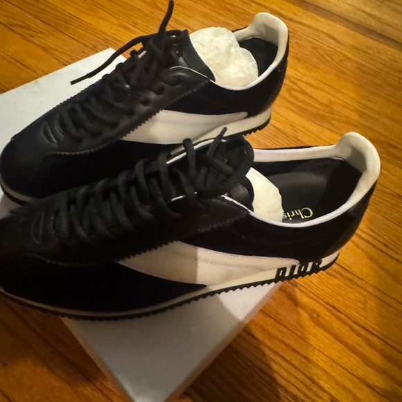 Designer sneakers! - Picture 5 of 7